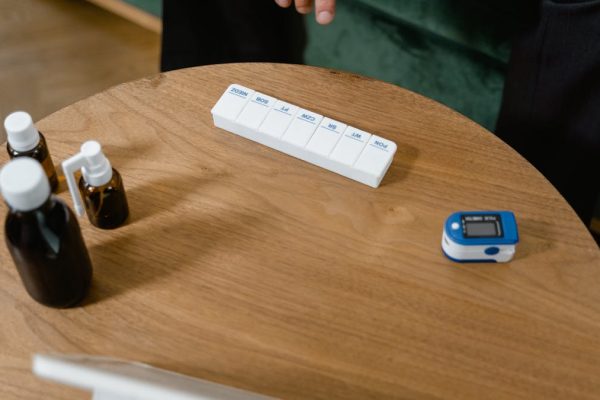medication-management-elderly-parent-featured